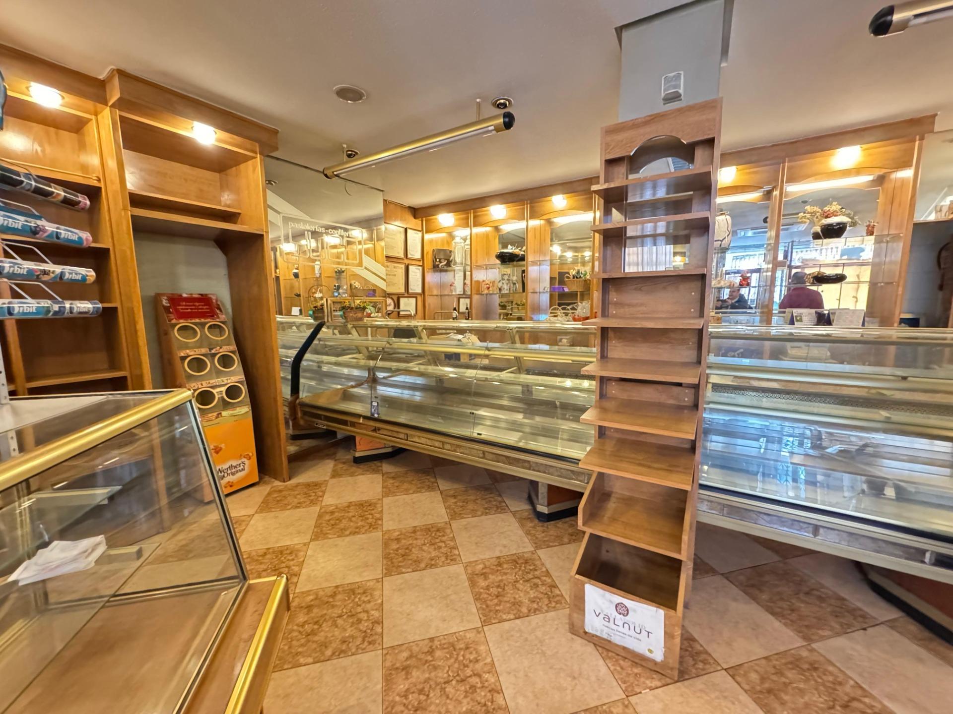 Imagen 1 de LOCAL EN VENTA EN LAS DELICIAS