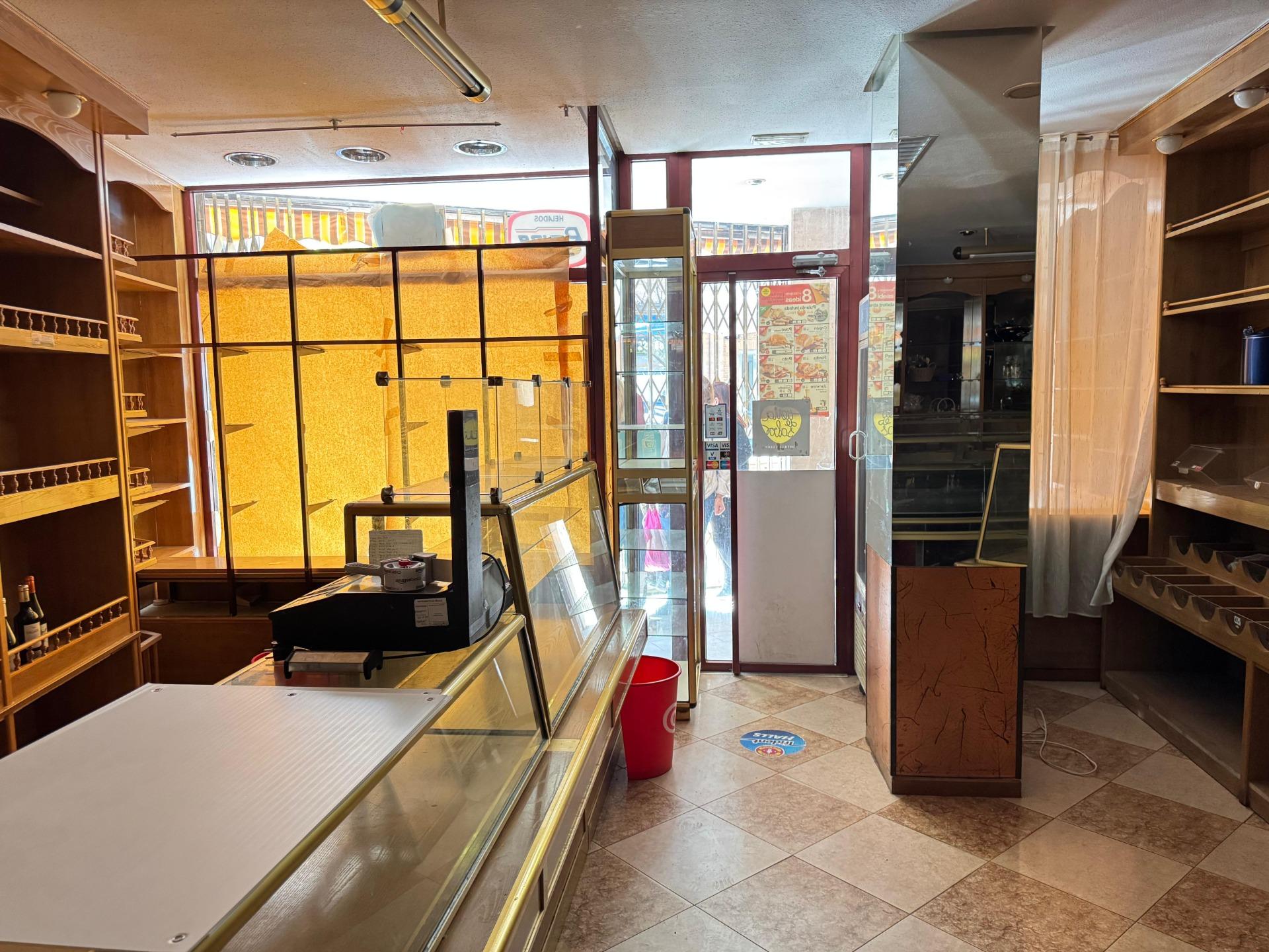 Miniatura 3 de LOCAL EN VENTA EN LAS DELICIAS