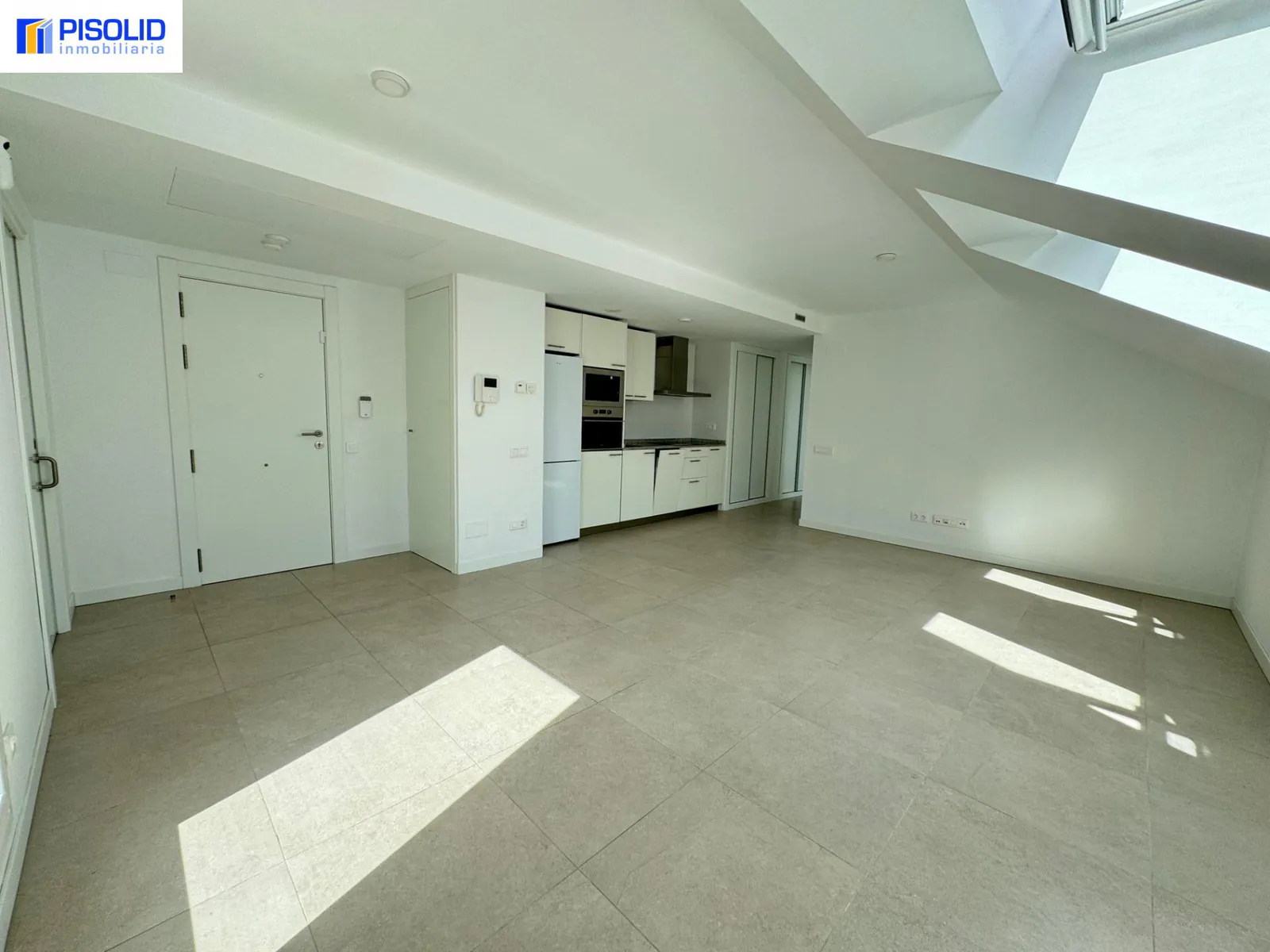 Vivienda en alquiler en La Plaza de la Trinidad! - Inmobiliaria en Valladolid - Imagen 1